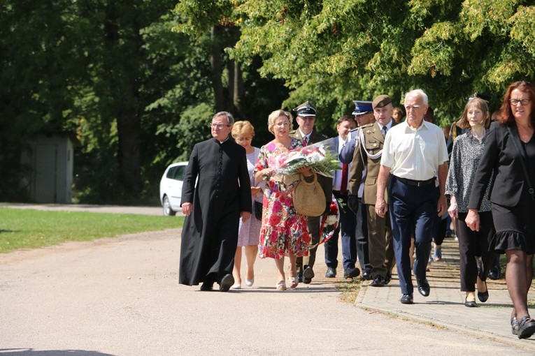 Łopacin. Rocznica mordu żołnierzy Armii Krajowej w Gutkowie