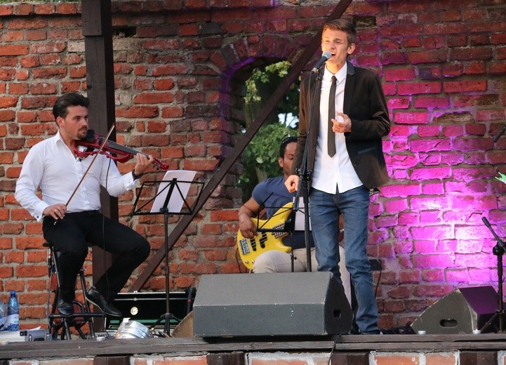 XIX Elbląskie Noce. Festiwal Piosenki Wartościowej