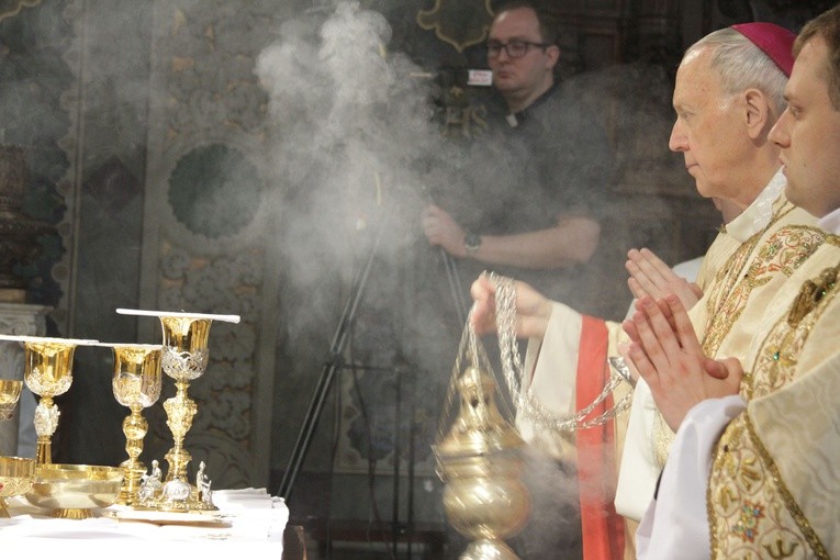 Płock. Święcenia kapłańskie - część 2.