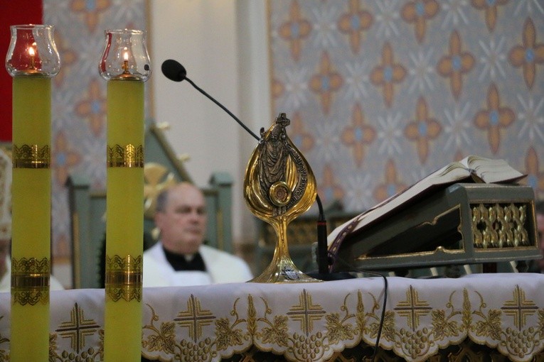 Raciąż. Wprowadzenie relikwii Jana Pawła II 