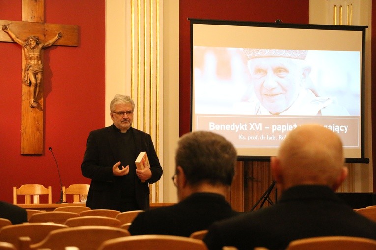 Płock. Ksiądz prof. Robert Skrzypczak w seminarium