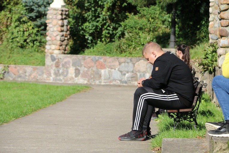 Pielgrzymka młodych z Rypina do Obór