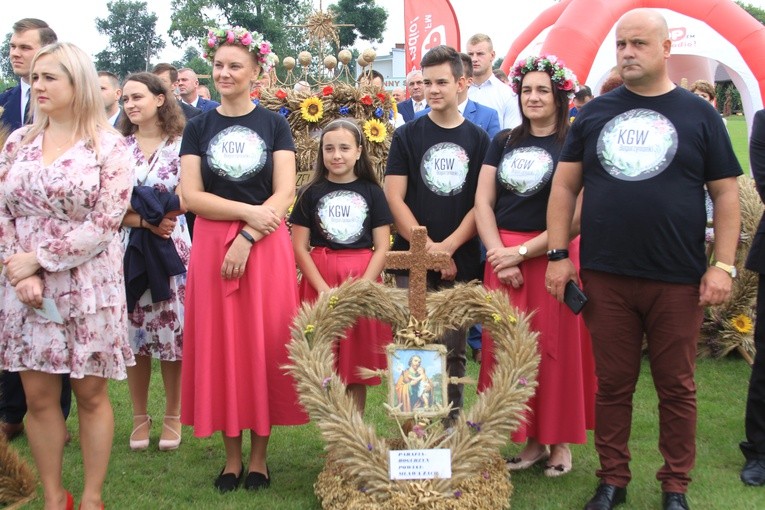 Karniewo. Dożynki diecezjalne cz. 1