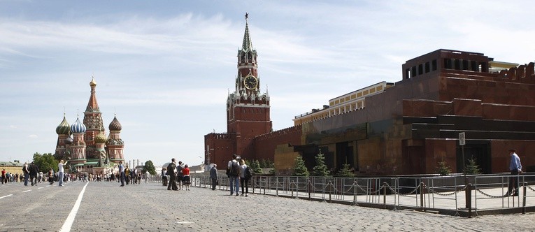 "FT": Kreml chce kontrolować przeszłość 