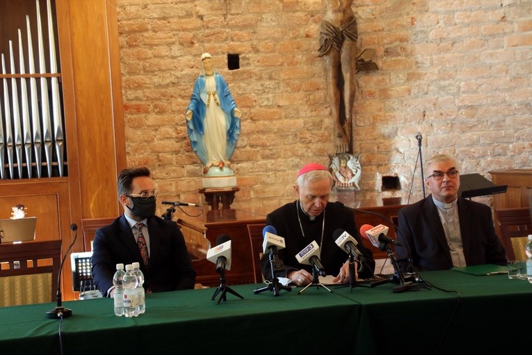 Płock. Wystawa papieska