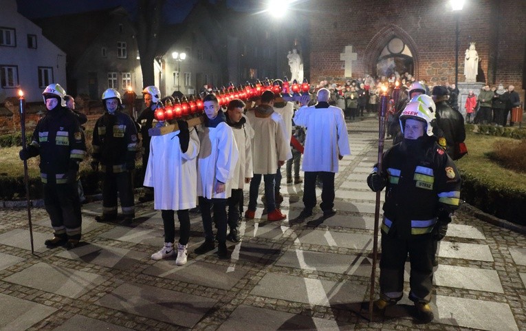 Droga Krzyżowa ulicmi Tolkmicka