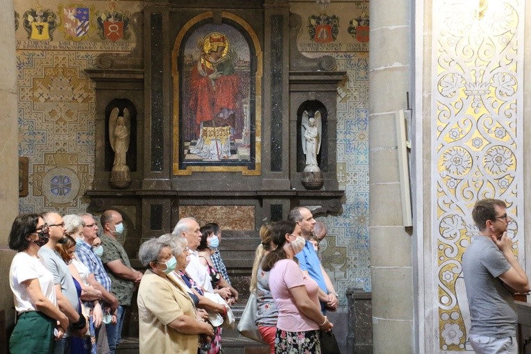 Płock. Obchody 100. rocznicy chrztu św. Jana Pawła II