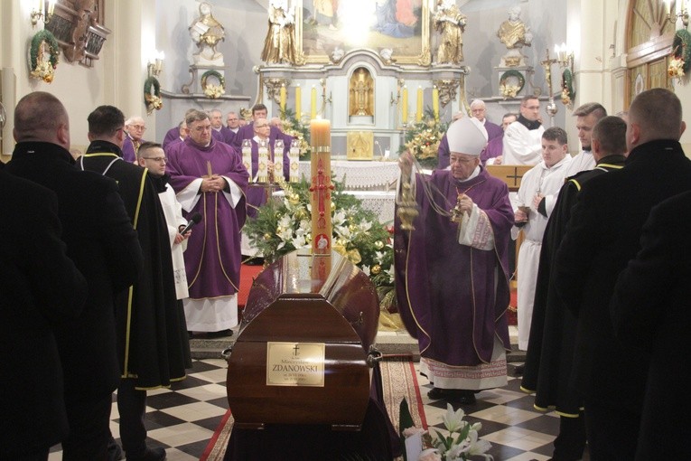 Pogrzeb ks. kan. Mieczysława Zdanowskiego