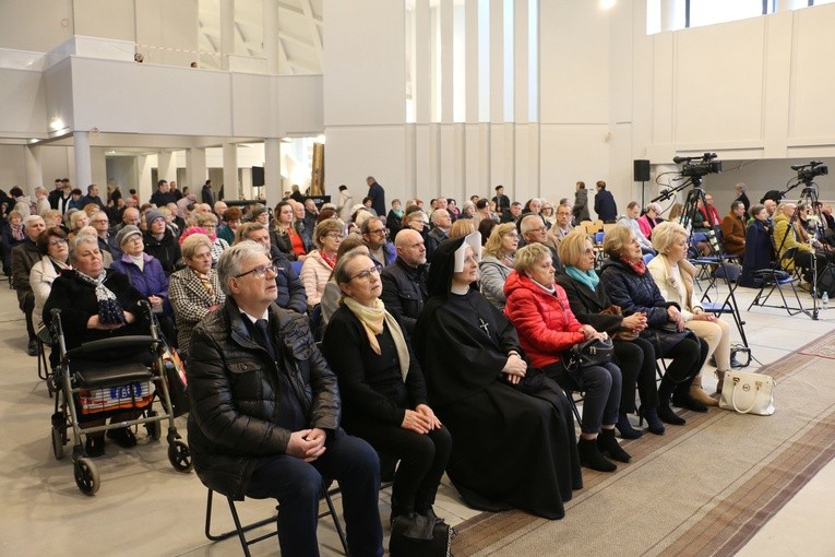 Płock. Koronka do Miłosierdzia Bożego w sanktuarium