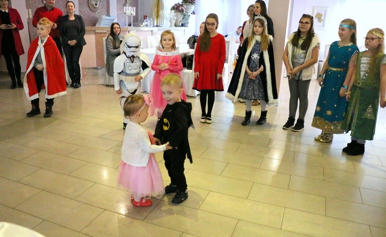Bal karnawałowy