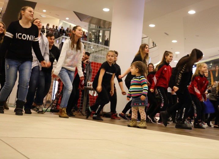 Taneczny flash mob w Elblągu
