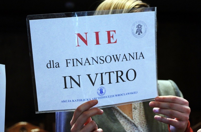 Ordo Iuris: Brak podstaw prawnych do refundacji In vitro w stolicy