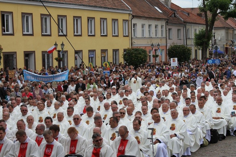 Pułtusk. Msza św. na rozpoczęcie nawiedzenia. Cz. 1