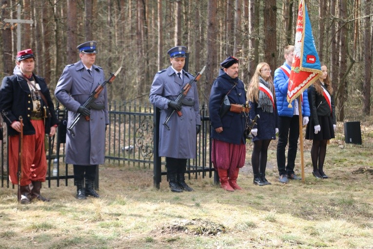Uroczystości patriotyczne k. Radzanowa n. Wkrą