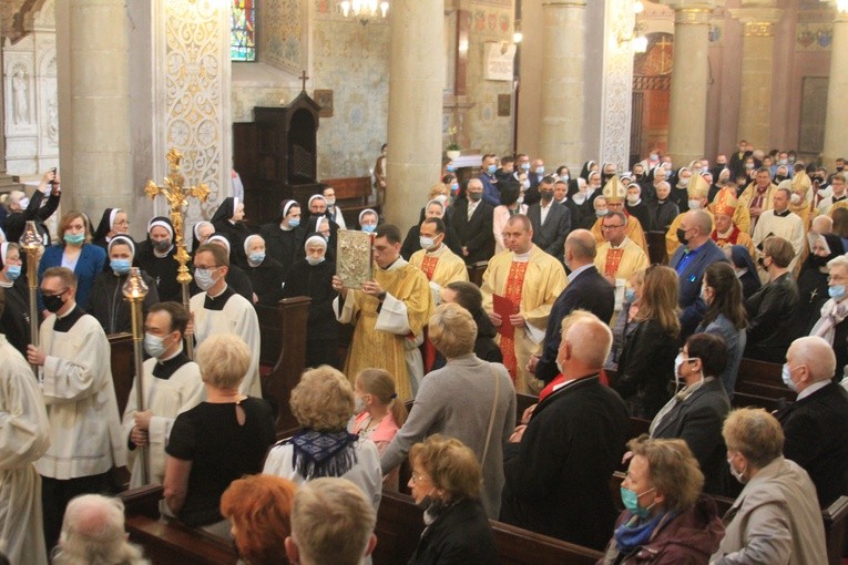 Płock. 100-lecie sióstr pasjonistek. Część II