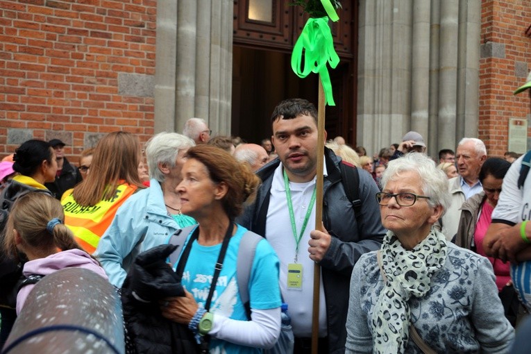 Płock. Pielgrzymka na Jasną Górę 2023 - wyjście