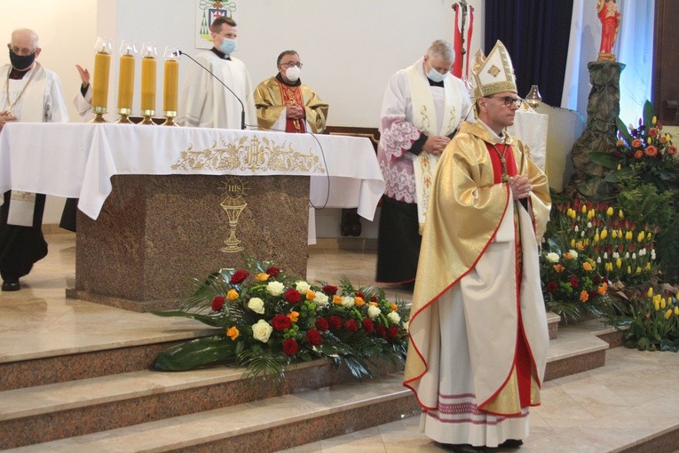 Skępe. Jubileusz parafii i konsekracja ołtarza