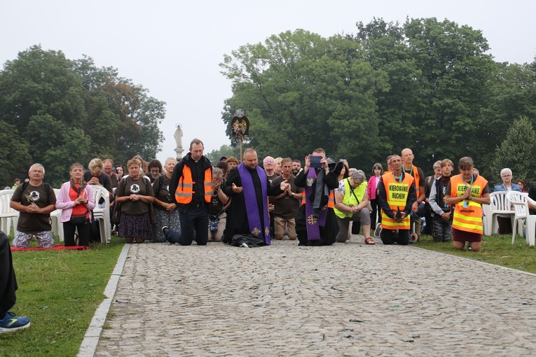 Pielgrzymka. Wejście na szczyt - cz. 2