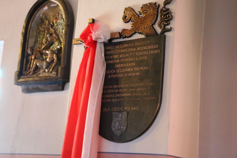 Nuna. Odsłonięcie pamiątkowej tablicy