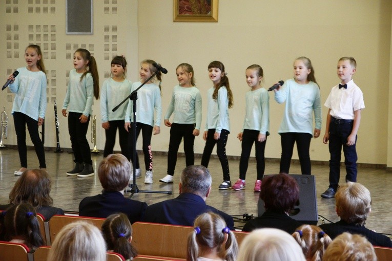 Gala konkursu "Pieśń niesiemy w darze"
