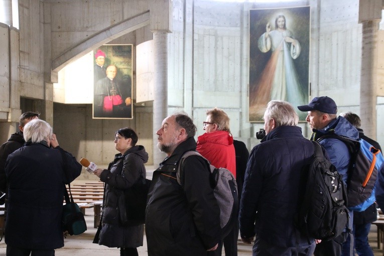 Konferencja prasowa w sanktuarium Bożego Miłosierdzia w Płocku
