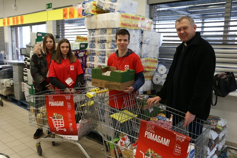 Zbiórka żywności Caritas