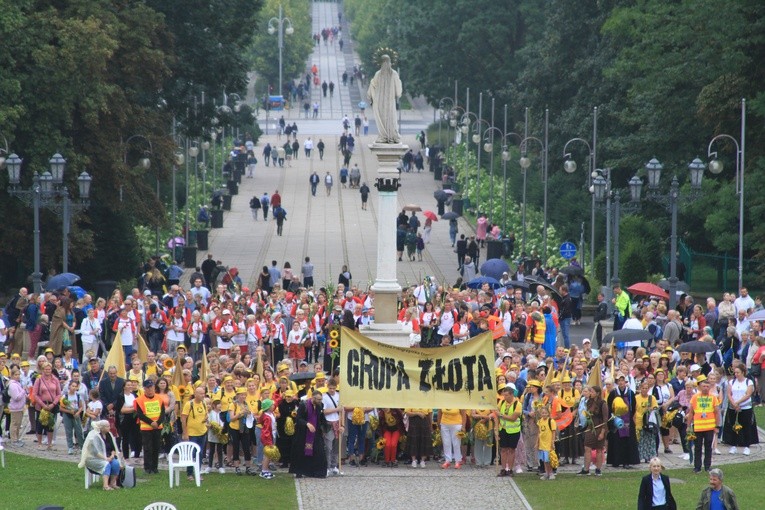 Pielgrzymka. Wejście na szczyt - cz. 1