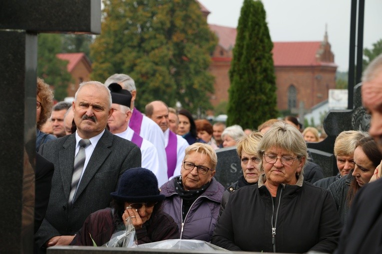 Stara Wrona. Uroczystości pogrzebowe ks. kan. Wawrzyńca Ulanowskiego