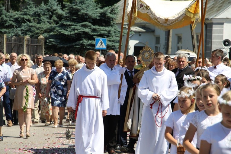 Maków Mazowiecki. Boże Ciało w parafii św. Józefa