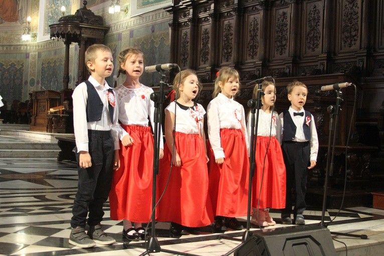 Przedszkolny Festiwal Piosenki Religijnej i Patriotycznej