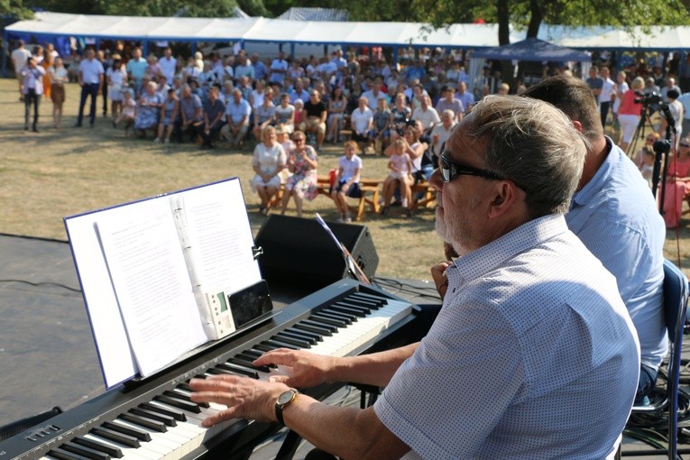 Koncert patriotyczny w Dąbrowie