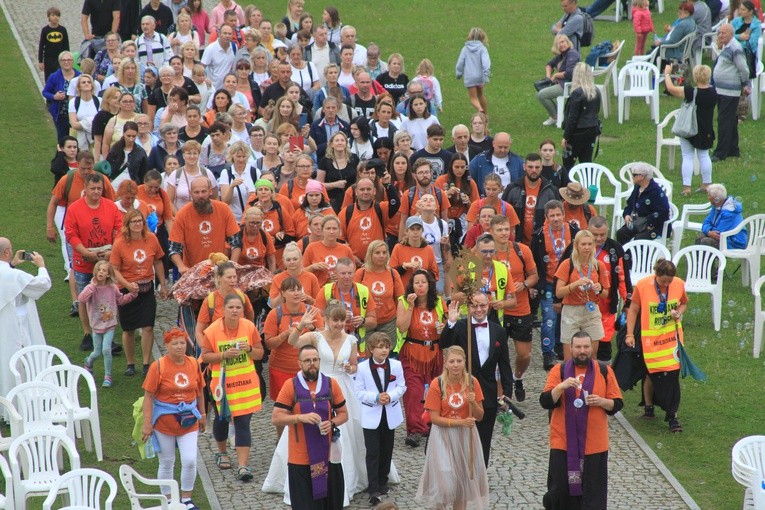 Pielgrzymka. Wejście na szczyt - cz. 1