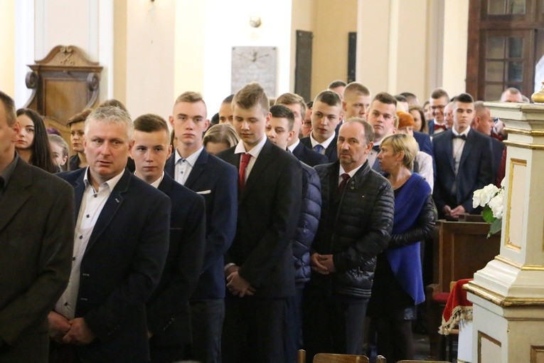 Bierzmowanie w makowskiej farze