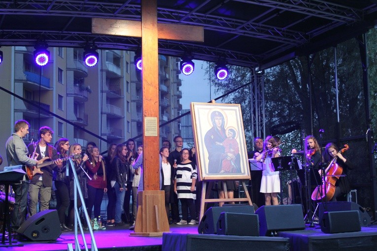 Znaki ŚDM w Płocku - Podolszyce