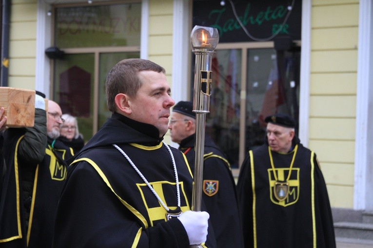 Płock. Rekolekcje Rycerzy JP II - Droga Krzyżowa