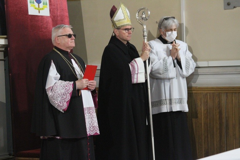 Maków Mazowiecki. Poświęcenie krzyża morowego