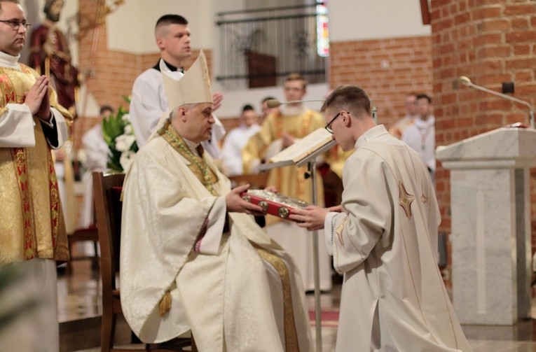 Święcenia diakonatu w elbląskiej katedrze