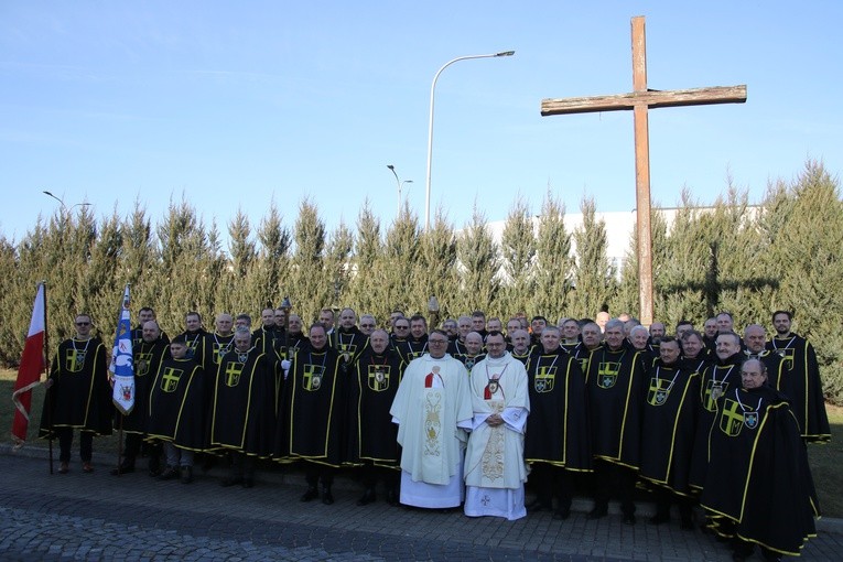 Płock. Rycerze św. Jana Pawła II w parafii Świętego Krzyża