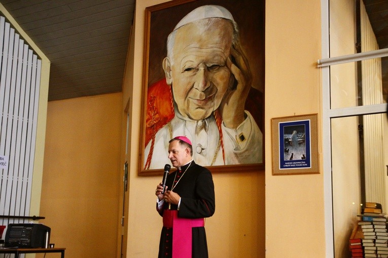 Relikwie św. Jana Pawła II w Rusinowicach