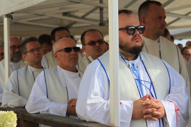 Pielgrzymka na Jasną Górę. Msza św. na szczycie