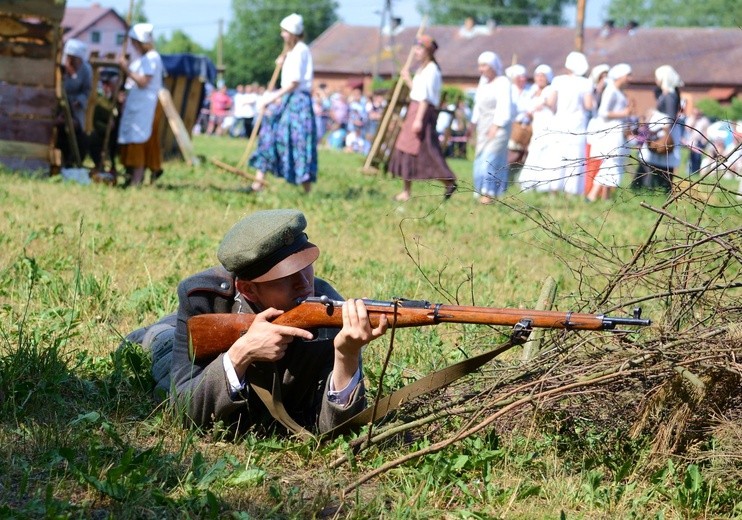 Rekonstrukcja historyczna w Ratowie