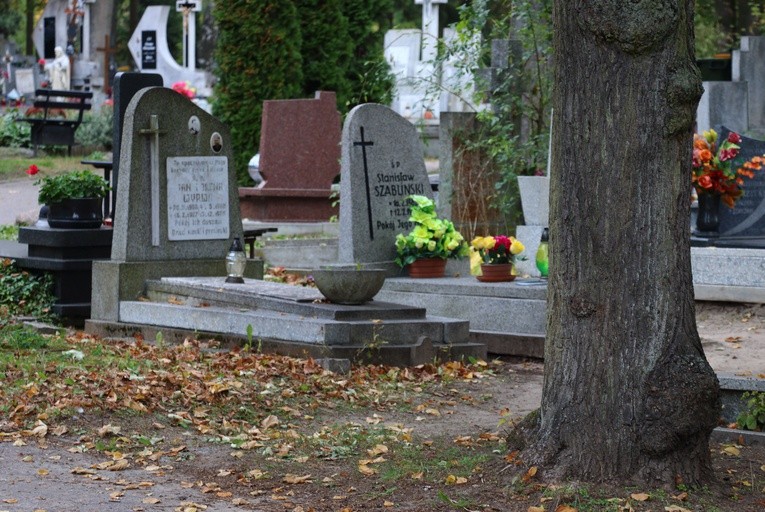 Cmentarz przy kościele Marianów
