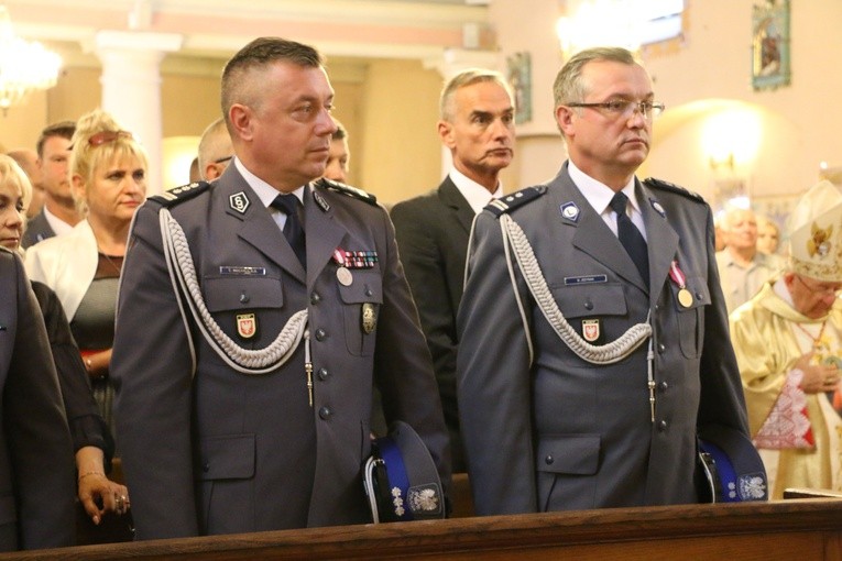 Sztandar dla policji w Przasnyszu