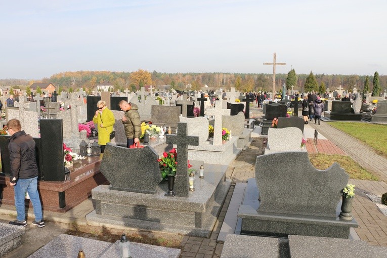 Wszystkich Świętych w Węgrzynowie