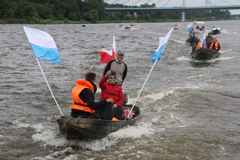 Płock. Pielgrzymka wodniaków