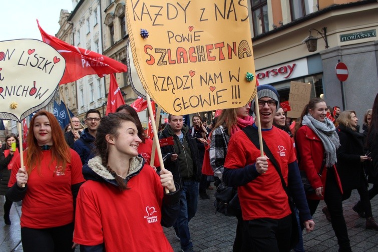 Otwierają oczy na biedę