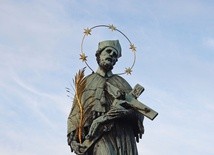 Figura św. Jana Nepomucena w Pradze