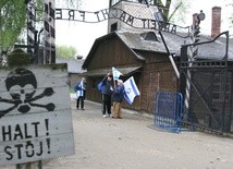 "Polskie obozy koncentracyjne" wymyślili funkcjonariusze wywiadu RFN