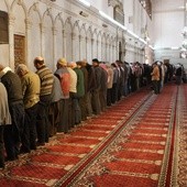 Muzułmanie oddają krew dla ofiar terroru