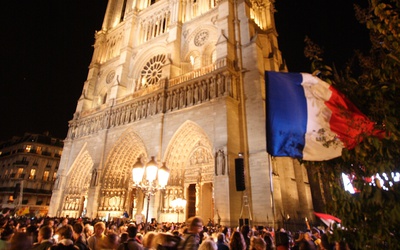 Francja: 4,5 tys. dorosłych przyjmie chrzest w Wielką Sobotę